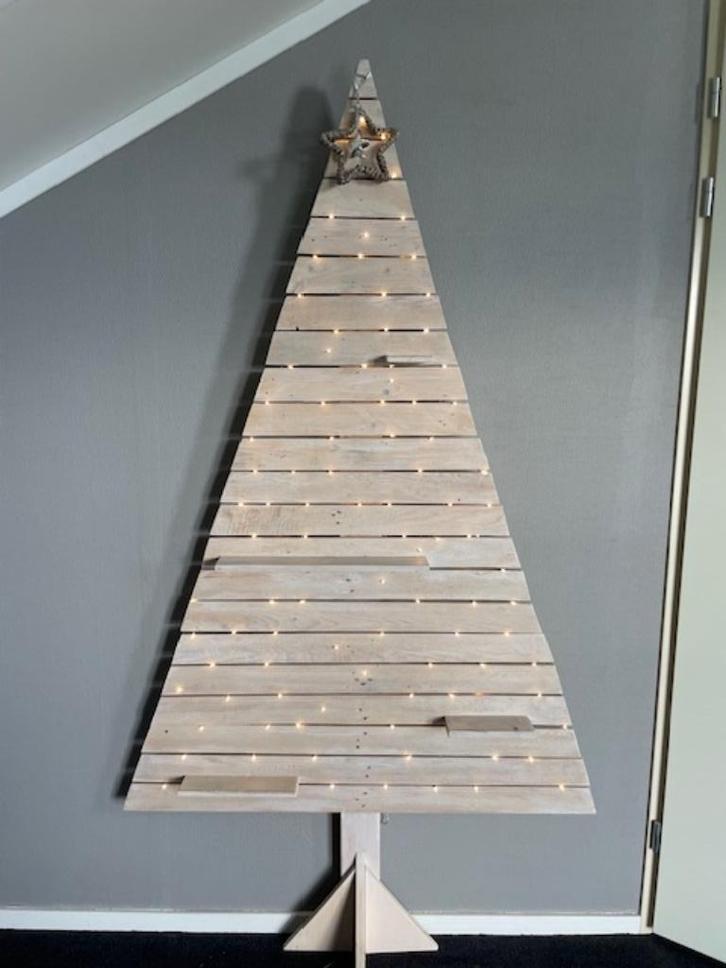 Kerstboom hout plus lampjes, Diversen, Kerst, Zo goed als nieuw, Ophalen