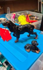 2 beeldjes gordon setter met pup zwart / bruin hond, Ophalen of Verzenden, Zo goed als nieuw, Dier