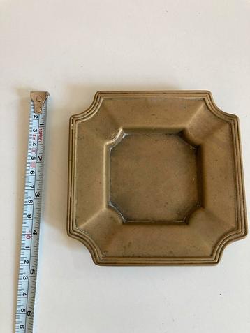 Antieke vintage messing asbak Vierkant beschikbaar voor biedingen