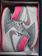Nike sneakers met sleehak, maat 40 (valt klein), Kleding | Dames, Schoenen, Nike, Ophalen of Verzenden, Sneakers of Gympen, Roze