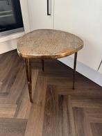 Bijzettafel / salontafel / goud / driepoot, Huis en Inrichting, Minder dan 55 cm, Gebruikt, Metaal of Aluminium, Overige vormen