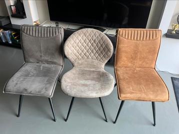 Mooie set stoelen beschikbaar voor biedingen