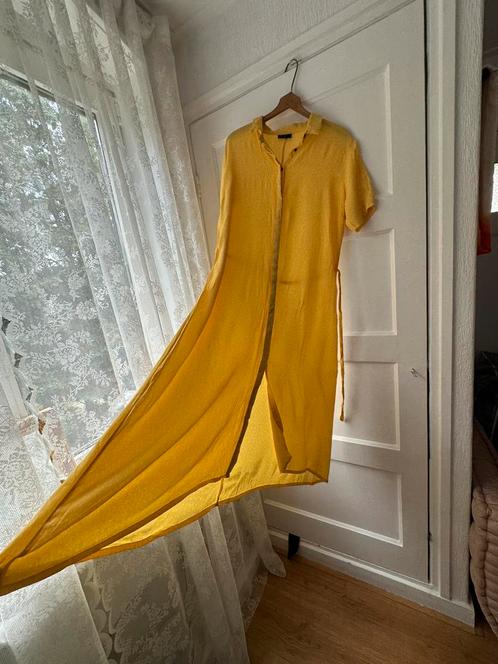 Mooie gele polkadot gestipte maxi lange doorknoop jurk S, Kleding | Dames, Jurken, Zo goed als nieuw, Maat 36 (S), Geel, Onder de knie