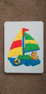 Inlegpuzzel met dopjes boot met een beertje retro vintage, Ophalen of Verzenden, 10 tot 50 stukjes, Zo goed als nieuw, 6 maanden tot 2 jaar