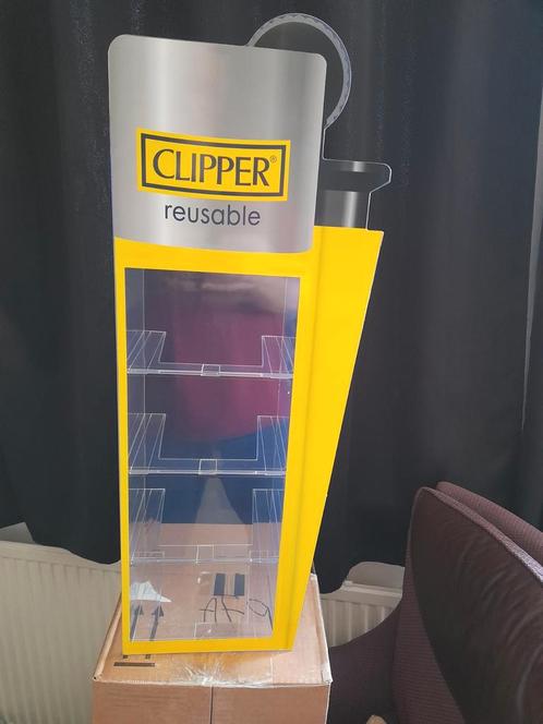 clipper verzamel en  verkoop display, Verzamelen, Rookartikelen, Aanstekers en Luciferdoosjes, Nieuw, Sigarenbandjes, Ophalen of Verzenden