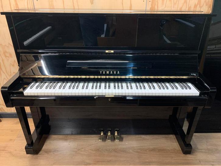Yamaha U1 1977 incl transport & service beurt, Muziek en Instrumenten, Piano's, Zo goed als nieuw, Piano, Zwart, Hoogglans, Ophalen