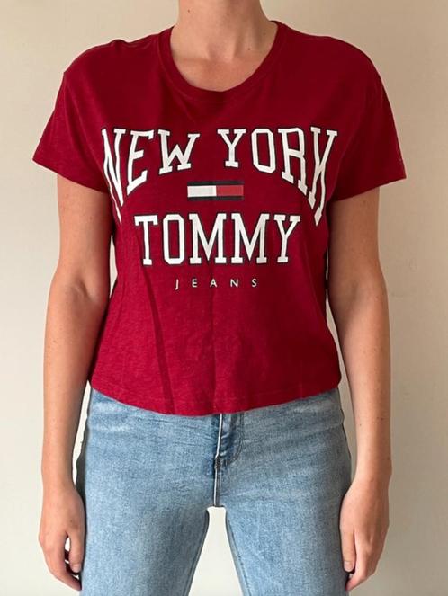 Tommy Jeans logo t-shirt rood maat XS, Kleding | Dames, T-shirts, Maat 34 (XS) of kleiner, Rood, Korte mouw, Verzenden