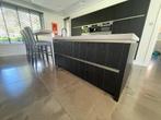 Luxe zwart houten kookeiland met Miele apparatuur en bar, Huis en Inrichting, Keuken | Complete keukens, Ophalen, Gebruikt, Zwart