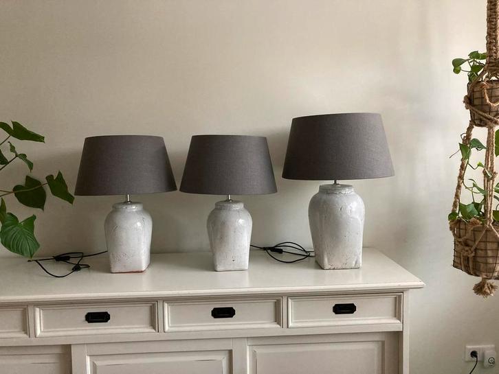 3 Hekla zware lampenvoeten incl kappen grijs tafellamp steen, Huis en Inrichting, Lampen | Tafellampen, Gebruikt, 50 tot 75 cm