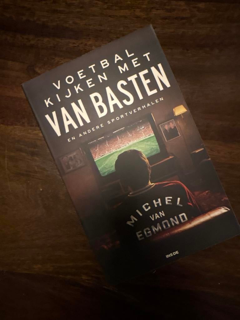 Voetbal kijken met van Basten - ZGAN, Ophalen of Verzenden, Zo goed als nieuw, Balsport