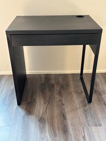 Zwart Bureau met Lade beschikbaar voor biedingen