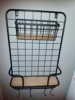 Metalen Wandrek met Houten Planken, Ophalen, Zo goed als nieuw