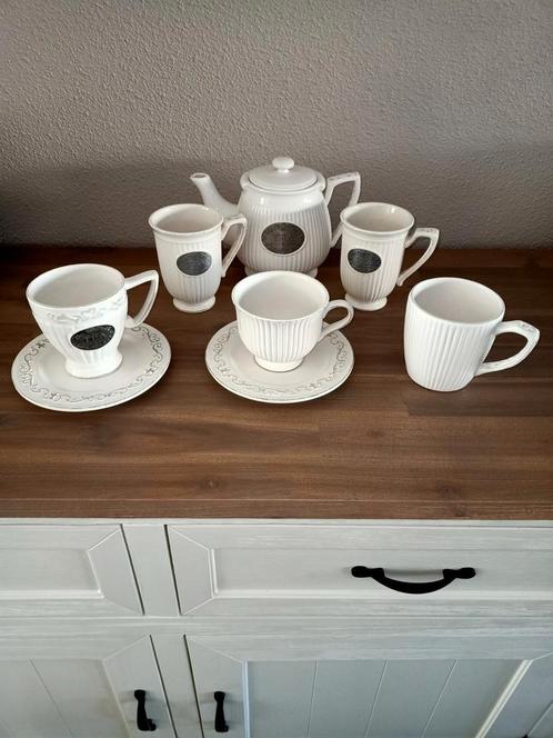Riverdale koffie en thee servies met serveer schaal, Antiek en Kunst, Antiek | Servies compleet, Ophalen of Verzenden
