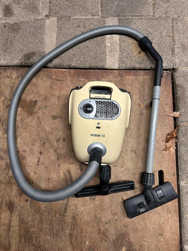Kleine stofzuiger Bosch, Witgoed en Apparatuur, Stofzuigers, Gebruikt, Stofzuiger, Ophalen