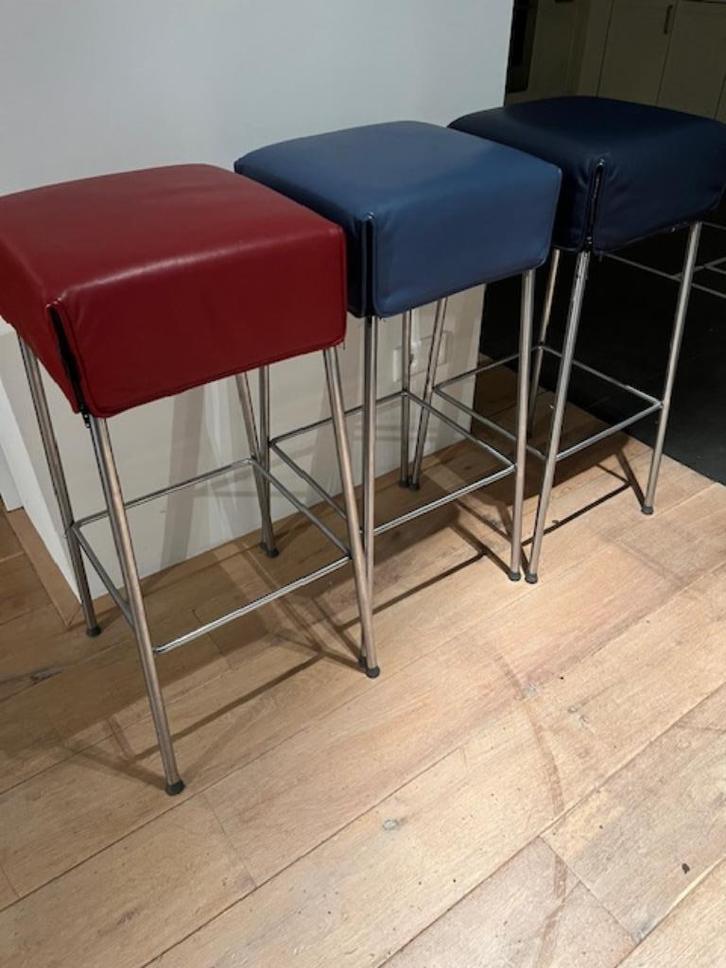 3 Barkrukken Montis Samba, Huis en Inrichting, Barkrukken, Zo goed als nieuw, 60 tot 90 cm, Leer, 3 krukken, Ophalen