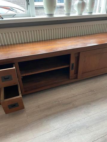 Houten TV-meubel / Dressoir beschikbaar voor biedingen