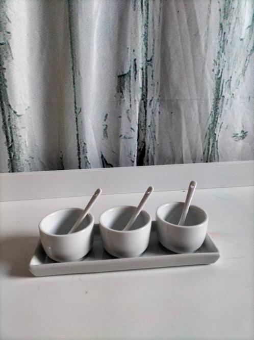 Witte tapa/sausschaaltjes, Huis en Inrichting, Keuken | Servies, Zo goed als nieuw, Schaal of Schalen, Overige stijlen, Keramiek