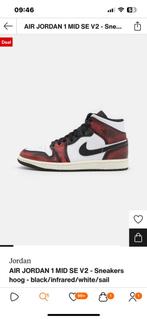 Air Jordan 1 MiD SE, Ophalen of Verzenden, Zo goed als nieuw, Nike Air Jordan, Sneakers of Gympen