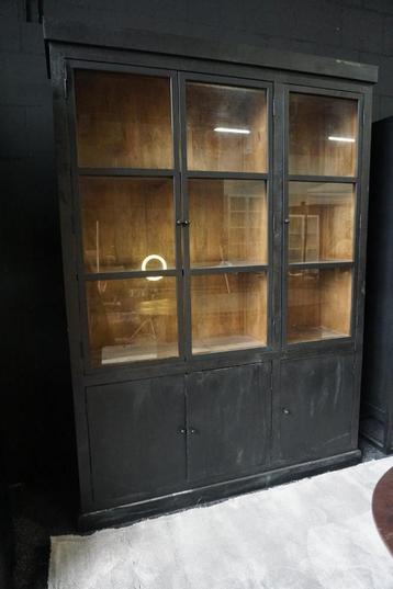 Buffetkast Mangohout Industrieel Stalen Deuren 160x220 beschikbaar voor biedingen