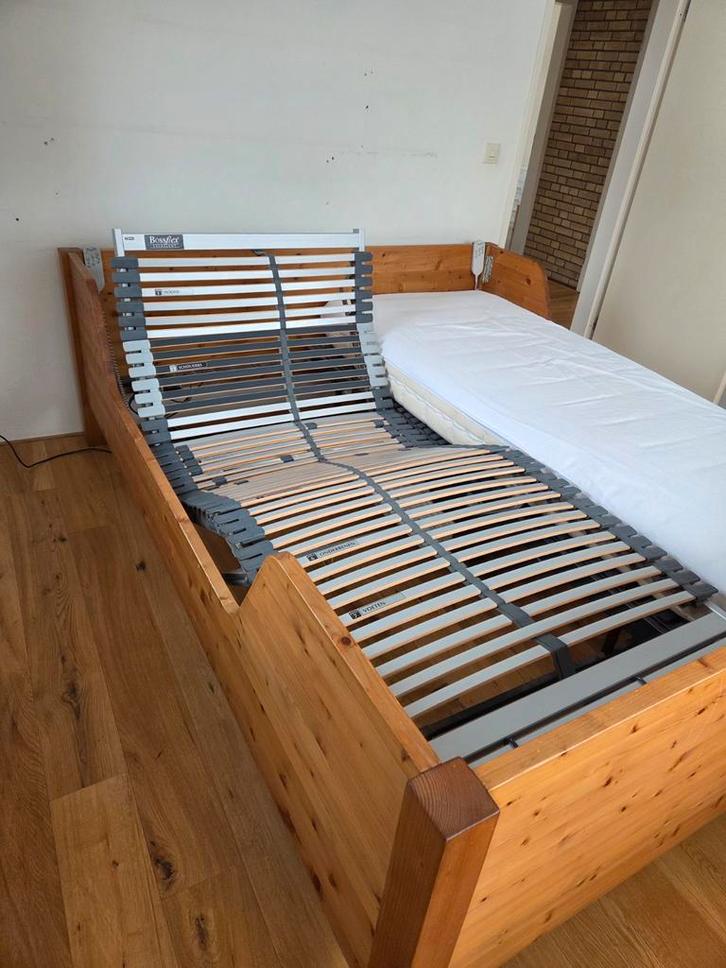 Oud grenen bed elektrische verstelbare lattenbodems 220x180, Huis en Inrichting, Slaapkamer | Bedden, Gebruikt, Tweepersoons, Overige maten