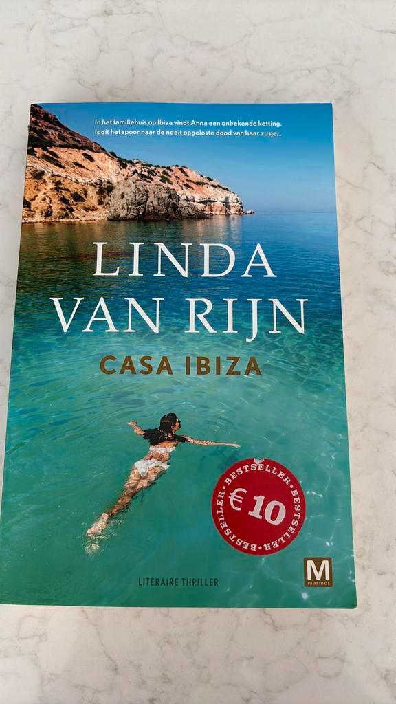 Linda van Rijn - Casa ibiza, Boeken, Thrillers, Zo goed als nieuw, Nederland, Ophalen of Verzenden