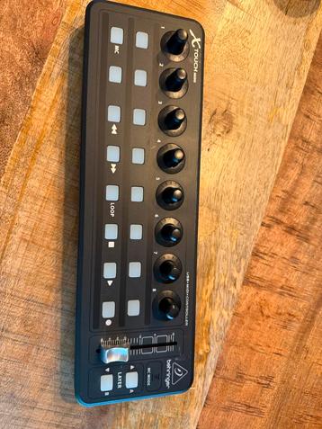 Behringer X-Touch Mini MIDI Controller beschikbaar voor biedingen