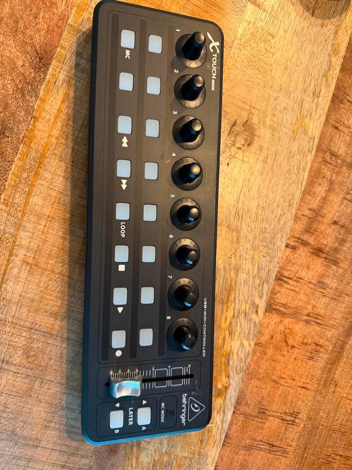 Behringer X-Touch Mini MIDI Controller, Muziek en Instrumenten, Midi-apparatuur, Zo goed als nieuw, Ophalen of Verzenden