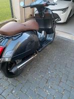 Vespa 300 gts /Gtv Zadel Bruin met lichte naad, Ophalen of Verzenden