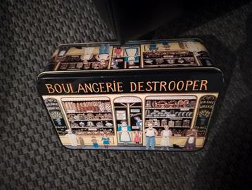 Vintage bewaarblik beschikbaar voor biedingen