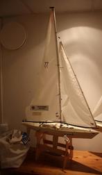 Radiografisch zeilboot Seadolphin, Hobby en Vrije tijd, Modelbouw | Boten en Schepen, Ophalen of Verzenden, Gebruikt, 1:32 tot 1:50