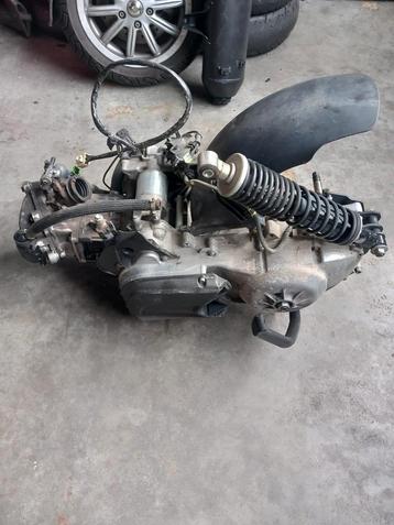 Piaggio mp3 300 / yourban motorblok  beschikbaar voor biedingen