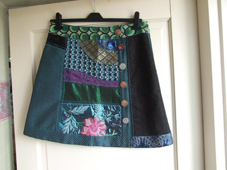 Desigual prachtige nieuwe rok met heel veel details maat 40, Kleding | Dames, Rokken, Nieuw, Maat 38/40 (M), Overige kleuren, Boven de knie