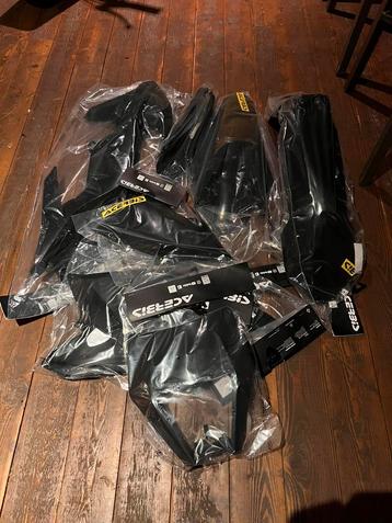 Ktm acerbis exc plastic set zwart beschikbaar voor biedingen