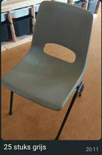 IN PRIJS VERLAAGD 25 grijze, stapelbare stoelen, Huis en Inrichting, Stoelen, Ophalen, Zo goed als nieuw, Grijs