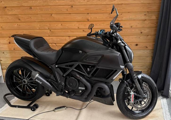 Ducati Diavel All Black 2017 in perfecte staat en compleet., Motoren, Motoren | Ducati, Particulier, Naked bike, meer dan 35 kW