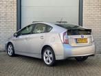 Toyota Prius 1.8 Dynamic Business ECC/CAMERA/NAP, Auto's, Toyota, Origineel Nederlands, Emergency brake assist, Te koop, Zilver of Grijs