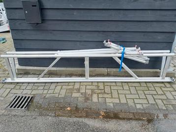 Voorloopleuningen merk ASC 305 cm breed steiger 30 stuks beschikbaar voor biedingen