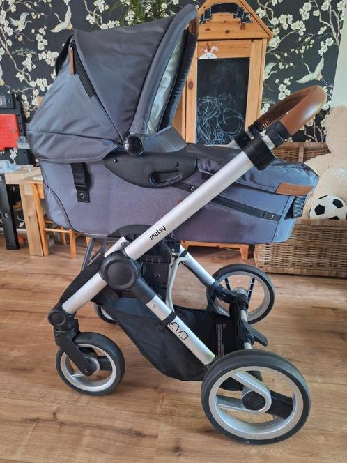 Mutsy Evo combi/kinderwagen z.g.a.n., Kinderen en Baby's, Kinderwagens en Combinaties, Zo goed als nieuw, Mutsy, Met reiswieg