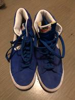 blauwe suede nike smaat 43, Ophalen of Verzenden, Zo goed als nieuw, Blauw