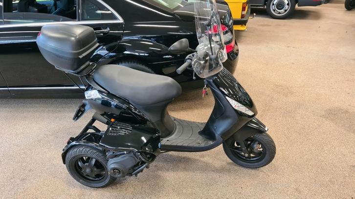 Piaggio Zip Inca 2000 - Rijbewijsvrij & Geen Helmplicht!, Fietsen en Brommers, Snorfietsen en Snorscooters, Piaggio, Benzine, Ophalen