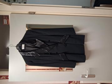 Voor de feestdagen mooi dames kleding setje maat 40 . 42 beschikbaar voor biedingen