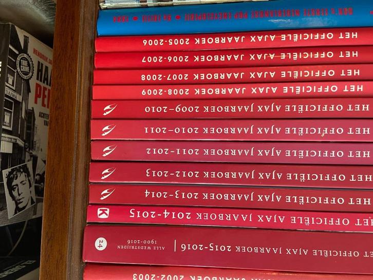 Ajax jaarboeken, Boeken, Sportboeken, Zo goed als nieuw, Balsport, Ophalen of Verzenden