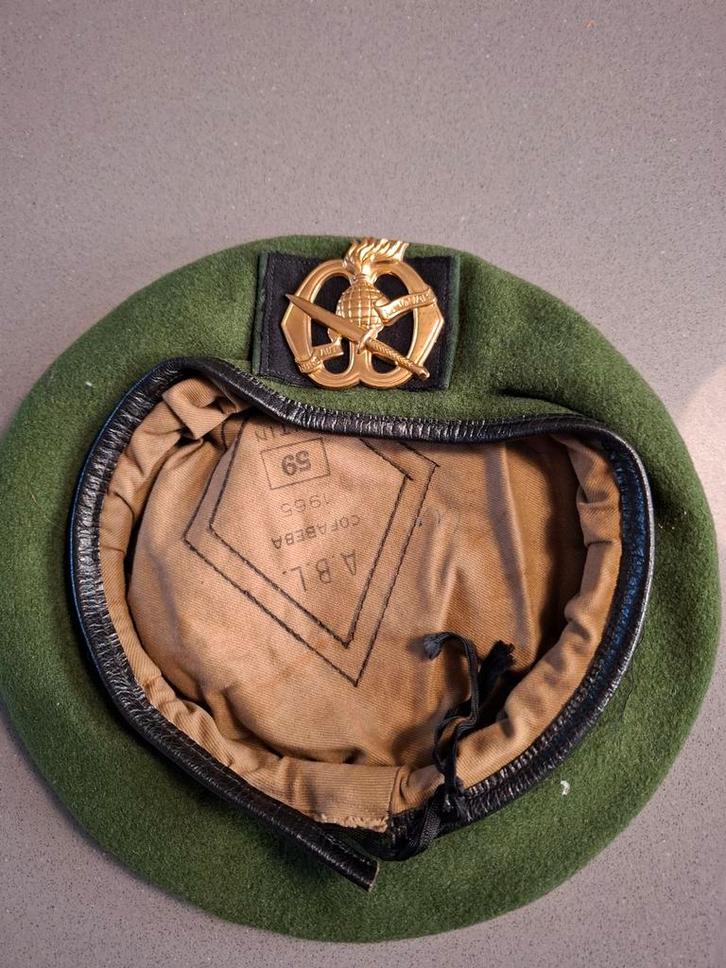 Baret KCT Korps Commando Troepen baret 1965, Verzamelen, Militaria | Algemeen, Landmacht, Helm of Baret, Nederland, Ophalen of Verzenden