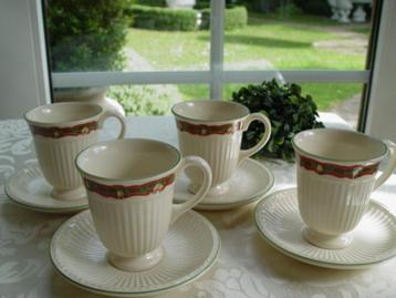Wedgwood christmas time koffiekop en schotels beschikbaar voor biedingen