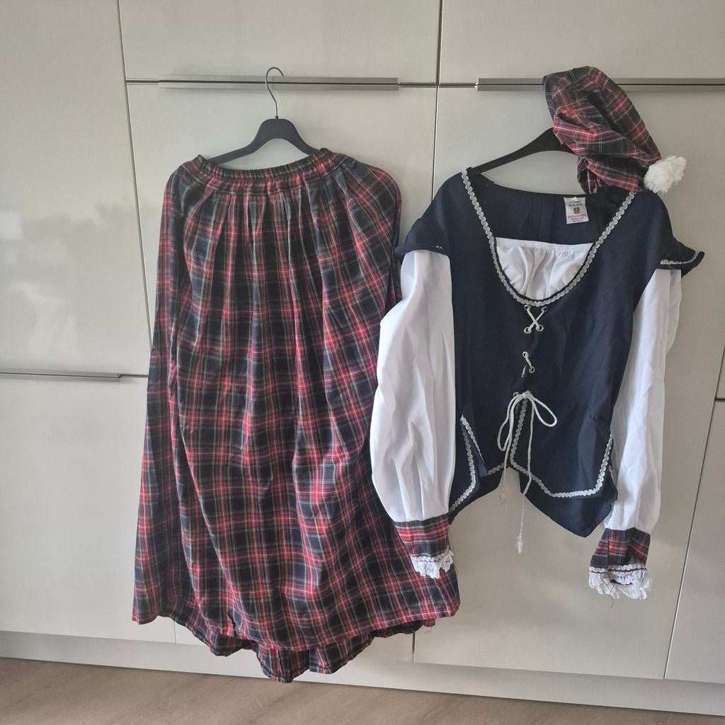 Schots pak dames maat 52 - blouse, rok en pet, Maat 46/48 (XL) of groter, Ophalen of Verzenden, Kleding, Overige thema's