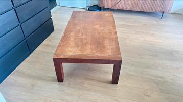 Salontafel 142cm lang x 75 cm breed beschikbaar voor biedingen
