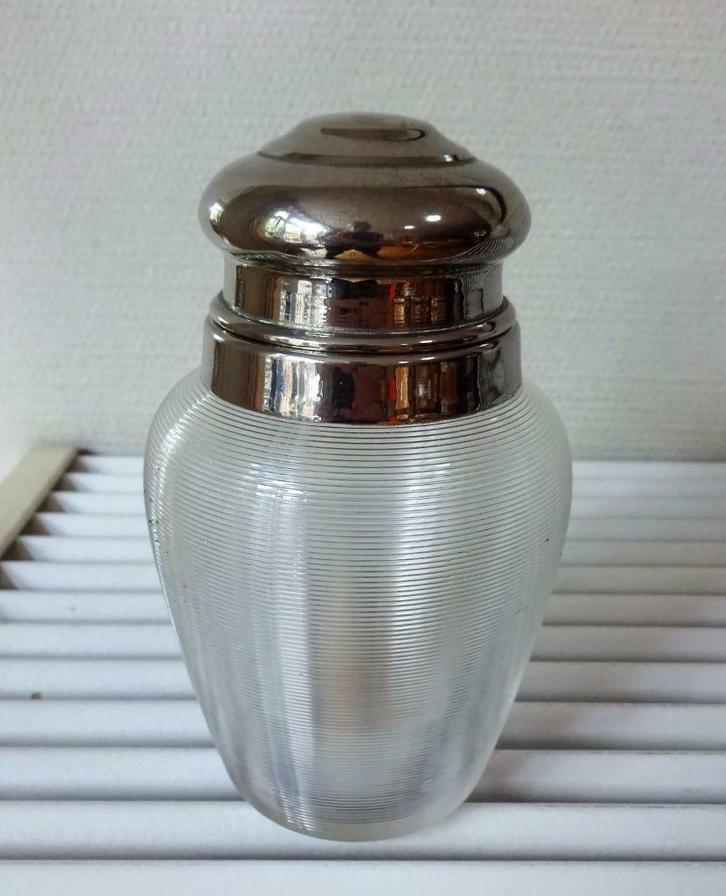 FRIES DRAADJES GLAS ,THEEBUS, MELKKAN EN LANGE VINGERGLAS, Antiek en Kunst, Antiek | Glas en Kristal, Verzenden