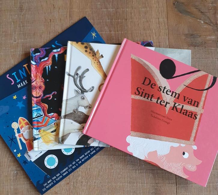Sinterklaas pakket: 3 leuke voorleesboekjes + stoomboot knu, Diversen, Sinterklaas, Zo goed als nieuw, Ophalen
