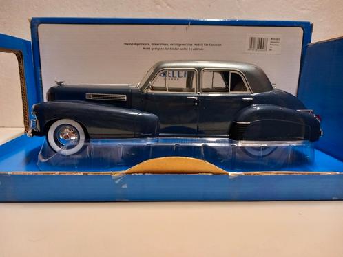 Cadillac Serie 60 Special blue metallic Mcg 1:18 KRD, Hobby en Vrije tijd, Modelauto's | 1:18, Zo goed als nieuw, Auto, Overige merken