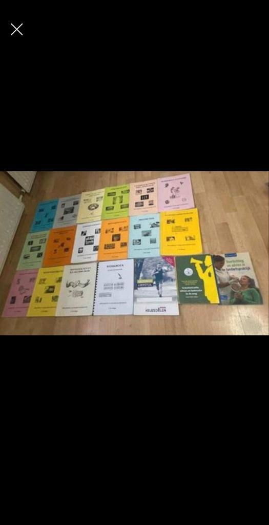 Tandartsassistente niveau 4 boeken, Verzamelen, Boekenleggers, Zo goed als nieuw, Ophalen of Verzenden